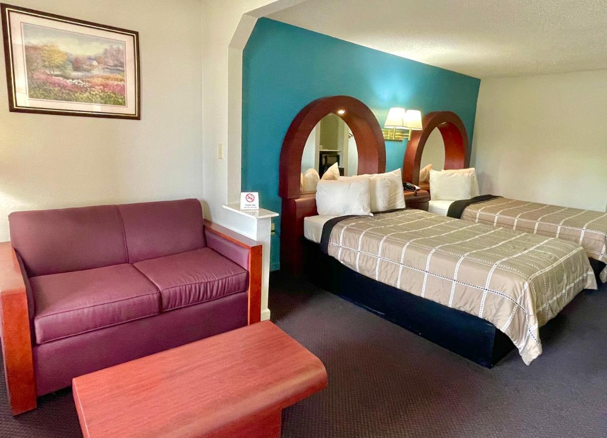 Luxury Inn & Suites Selma Exteriér fotografie