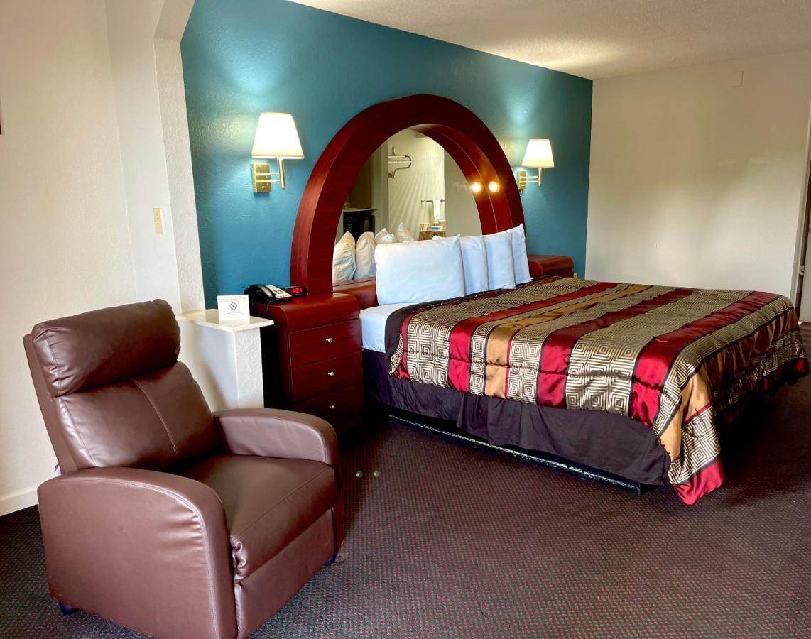 Luxury Inn & Suites Selma Exteriér fotografie