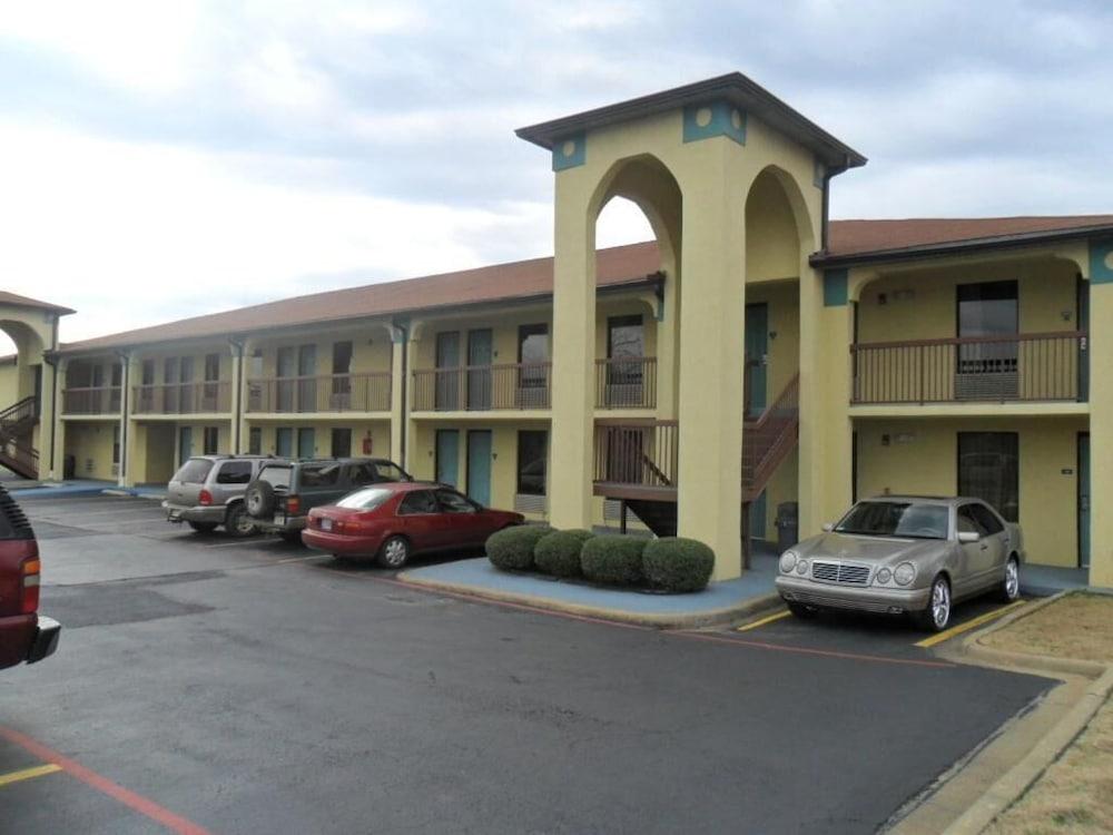 Luxury Inn & Suites Selma Exteriér fotografie