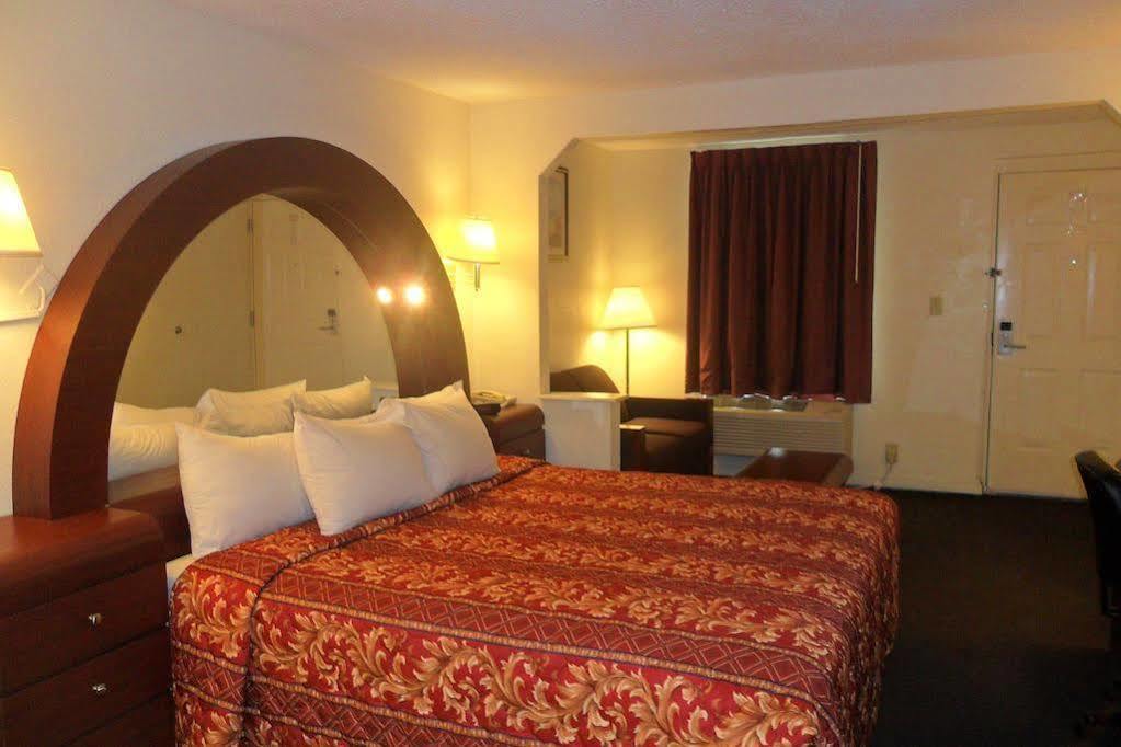 Luxury Inn & Suites Selma Exteriér fotografie